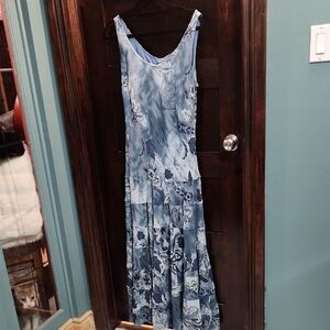 Elegant Blue Floral Women's Dress With Tired Skirt